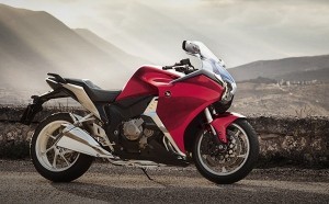 อีโวลูชั่นบิ๊กไบค์ Honda VFR1200F สปอร์ตไบค์ 6 สปีด