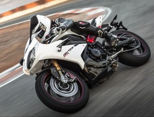 รุ่นและราคาในตลาดรถของ Triumph Daytona 675r