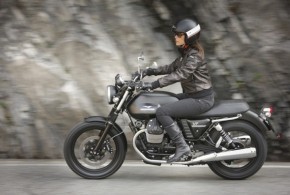 Moto Guzzi V7 II Stone คลาสสิคพันธุ์ดิบ โดนใจชาวคลาสสิค