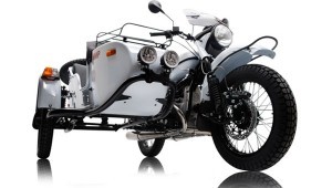 Ural Mir รถมอเตอร์ไซค์สามล้อพลังงานแสงอาทิตย์