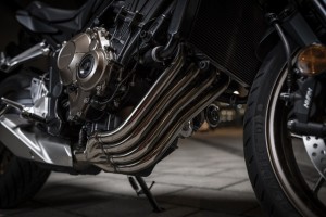 Honda CB650R มีเครื่องยนต์ขนาด 649ซีซี