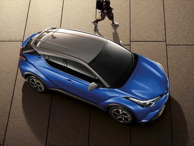 รุ่นและราคา Toyota C-HR 2021 รุ่นปรับปรุงใหม่ พร้อมชุดแต่ง C-HR HYPERLINE