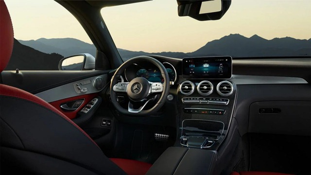 รุ่นและราคา Mercedes-Benz GLC 2021 ราคาเริ่มต้นที่ 4,040,000 บาท.